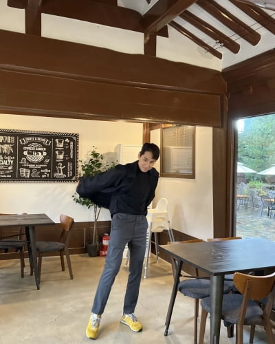 '이다은♥' 윤남기, "겸사겸사 데이트"에 신난 애아빠…카페 한복판서 장난기 발동[TEN★]