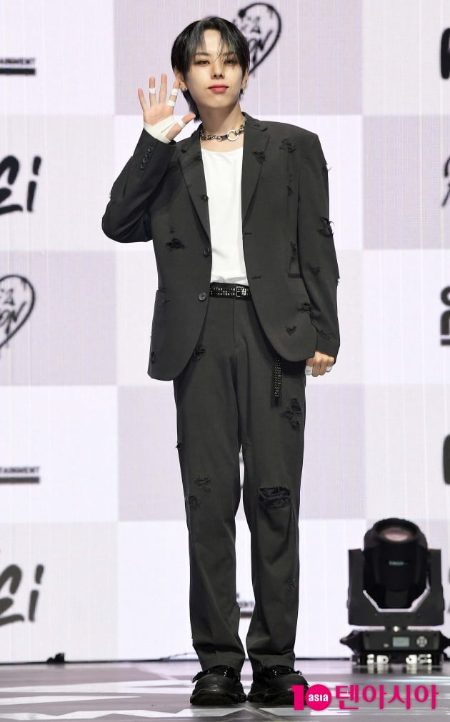 [TEN 포토] 위아이 장대현 '반가워요'   