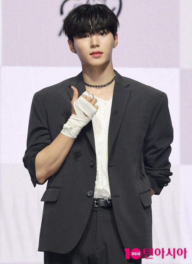 [TEN 포토] 위아이 김준서 '감탄사 나오는 비주얼'   