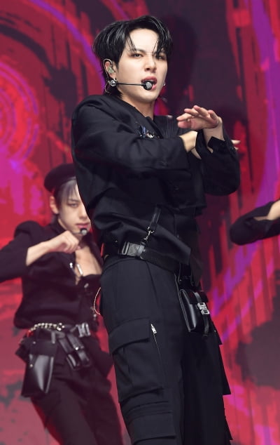 [TEN 포토] 위아이 김동한 '섹시한 짐승남'