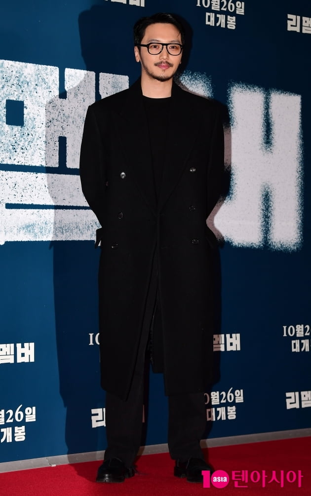 [TEN 포토] 변요한 '머리부터 발끝까지 블랙''
