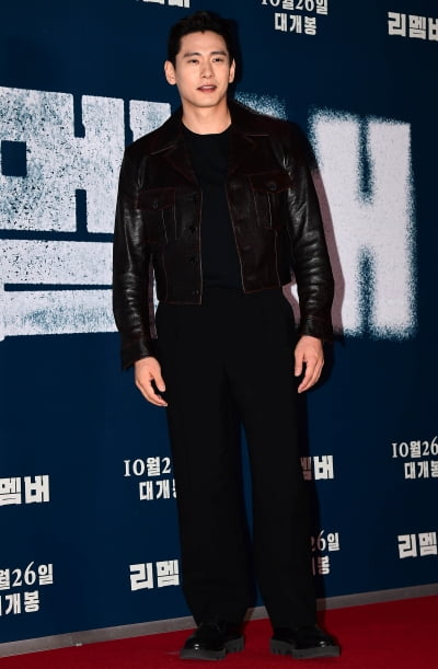 [TEN 포토] 유태오 '멋짐 장착'