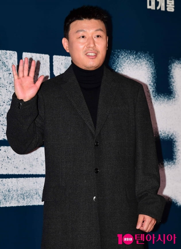 [TEN 포토] 김민재 '반가워요~'