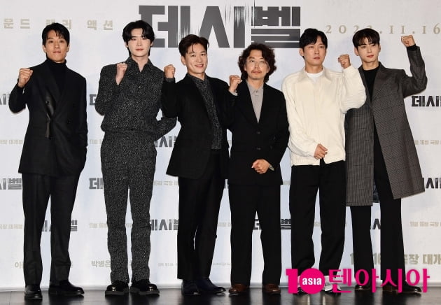 [TEN 포토] 영회 '데시벨' 주역들 힘찬 파이팅