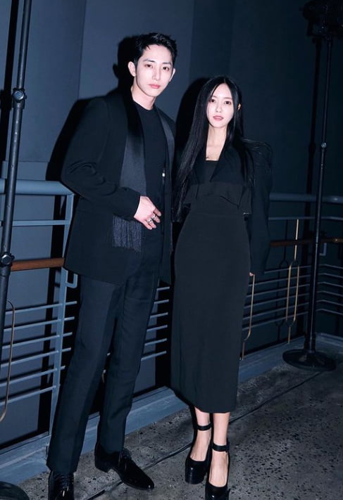 효민, 이수혁과 커플 느낌나네…훈훈 모델 포스[TEN★]