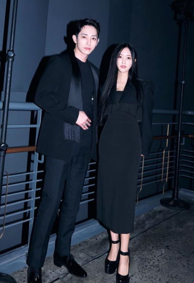 효민, 이수혁과 커플 느낌나네…훈훈 모델 포스[TEN★]