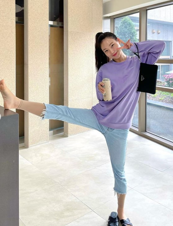 '돌싱글즈' 이아영, 아무데서나 다리 벌리고 스트레칭中