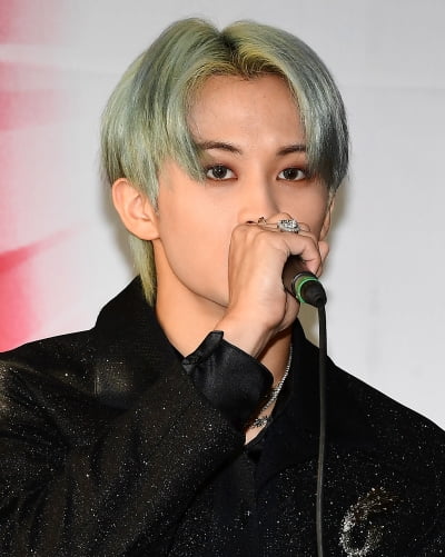 [TEN 포토] NCT 127 마크 '자체발광'