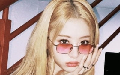 르세라핌 허윤진, 하이틴 영화 '여주인공 모먼트'…태생이 아이돌