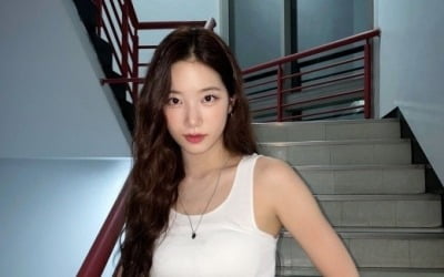 카즈하, 발레로 다져진 '탄탄 몸매'…확신의 '아이돌상' 미모
