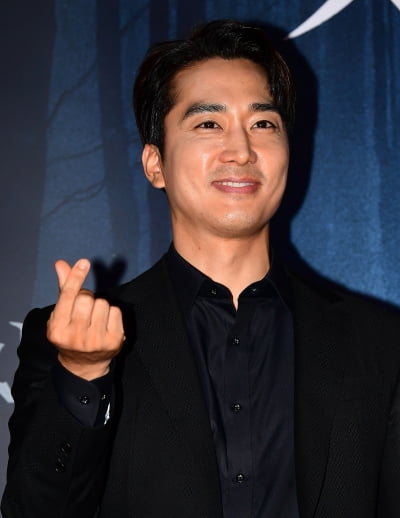 [TEN 포토] 송승헌 '스윗한 하트'