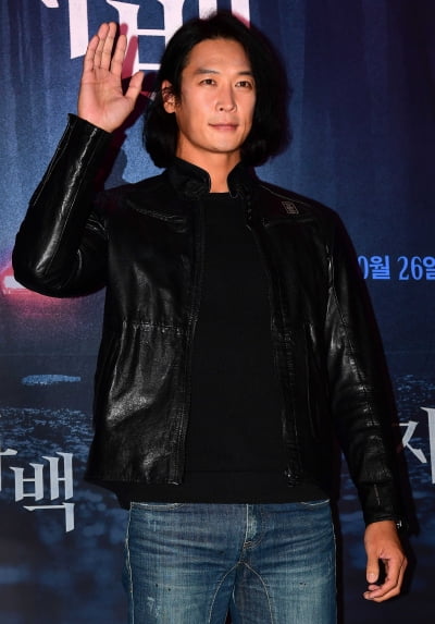 [TEN 포토] 신두리 '상남자 비주얼'