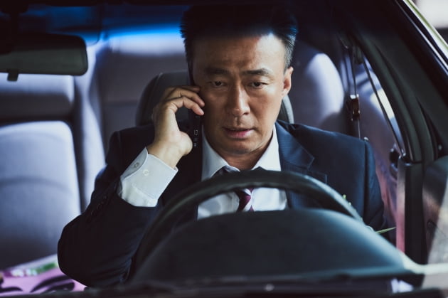 [종합] 당뇨 수치도 이겨낸 이성민·결혼 앞둔 형사 이학주…미스터리 수사극 '형사록'