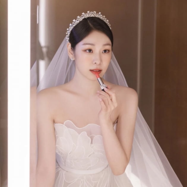 '새신부' 김연아, 2800만원짜리 다이아 웨딩링 직접 공개…명품 D사 제품
