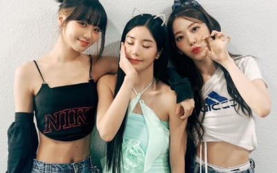 권은비, 김채원×사쿠라와 다정한 모습…요정 비주얼