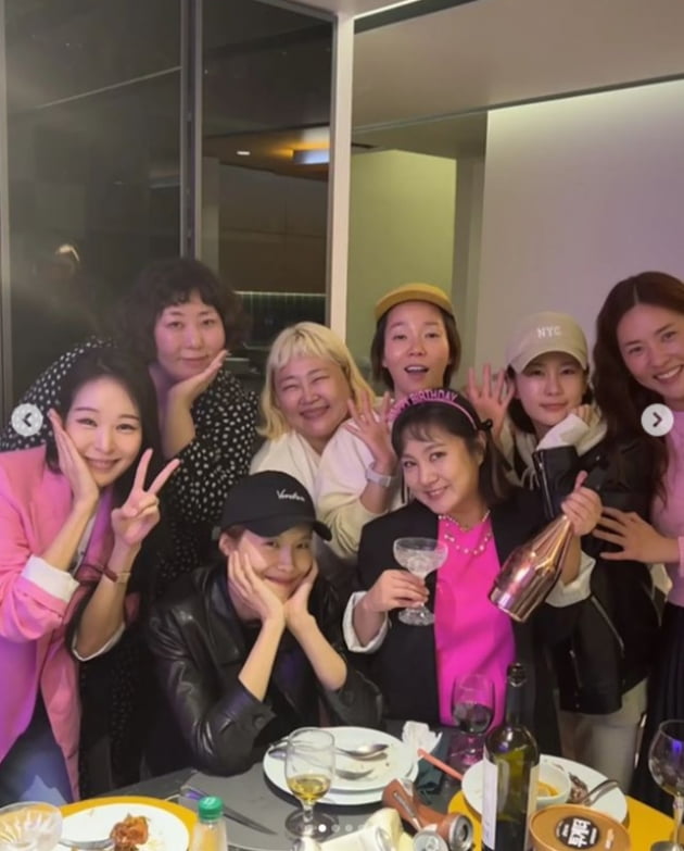 박나래, 38살 생일 파티도 럭셔리해...개그우먼 총출동