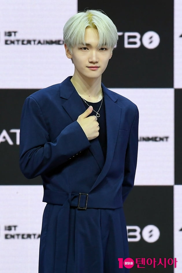 {TEN 포토] ATBO 김연규 '돋보이는 금발'