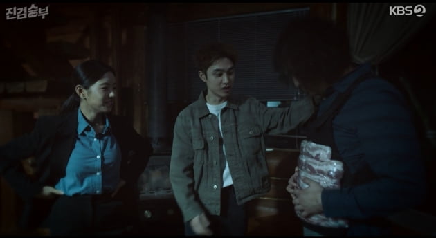 [종합] "살인미수 교사 혐의로 긴급체포" 도경수, 칼에 배 찔린 배제기 목격('진검승부')