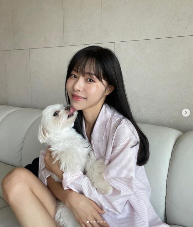 이솔이, ♥박성광 대신 광복이 안고 "내 품에 안은 아가"...잠옷 입고 청순하게