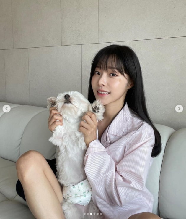 이솔이, ♥박성광 대신 광복이 안고 "내 품에 안은 아가"...잠옷 입고 청순하게