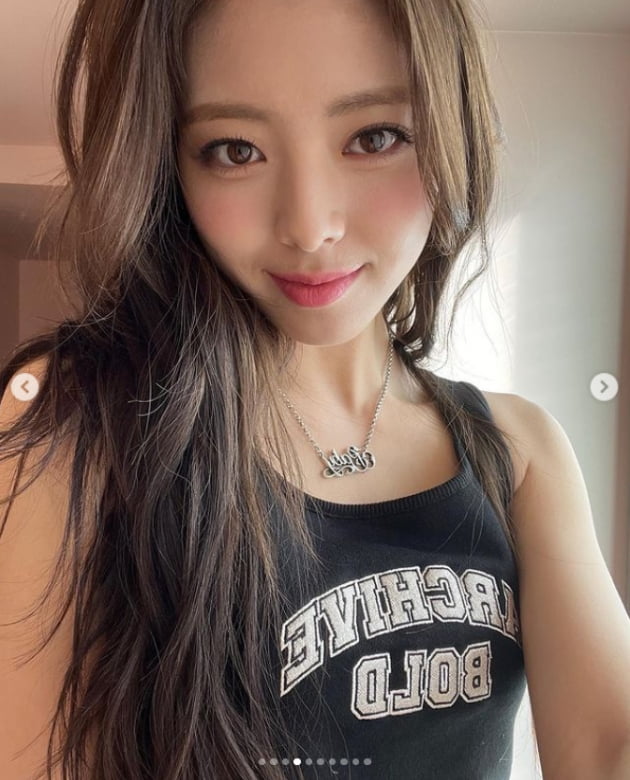 있지 유나, 개미허리+선명한 11자 복근...오늘도 이쁨
