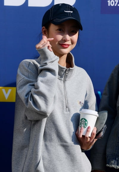 [TEN 포토] EXID 혜린 '쪼꼬미 하트 귀엽죠'