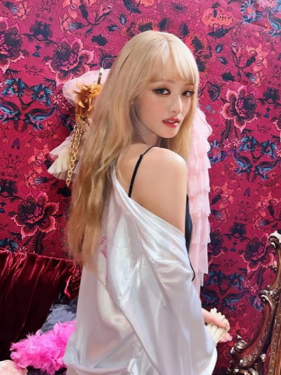 슬립 원피스 입고 '노출'…민니, 아찔한 매력