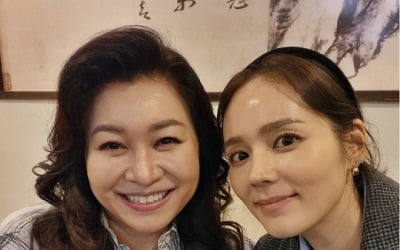 한가인, 오은영 박사와 다정 한컷…"사랑하는 선생님과"
