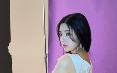 권은비, 치명·시크美 장착…도발적 분위기에 한컷