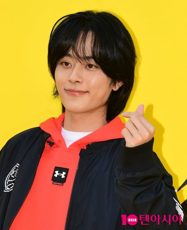[TEN 포토] 유선호 '스윗한 하트'
