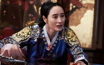 유폐된 김혜수, 아들이 흘린 피+눈물로 범벅된 엄마('슈룹')