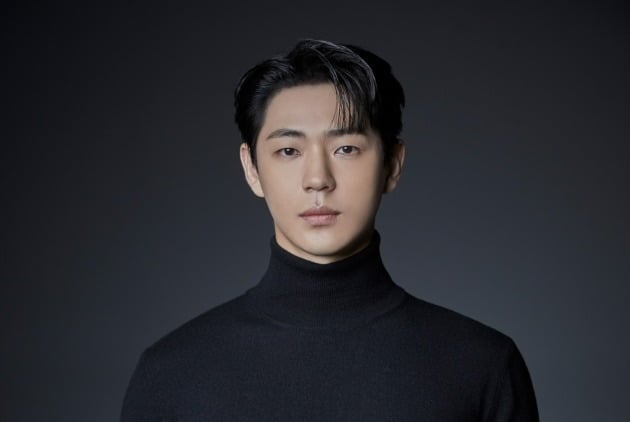 신재하, 시크+청량 새 프로필 공개…'모범택시2'→'일타스캔들' 열일 예고