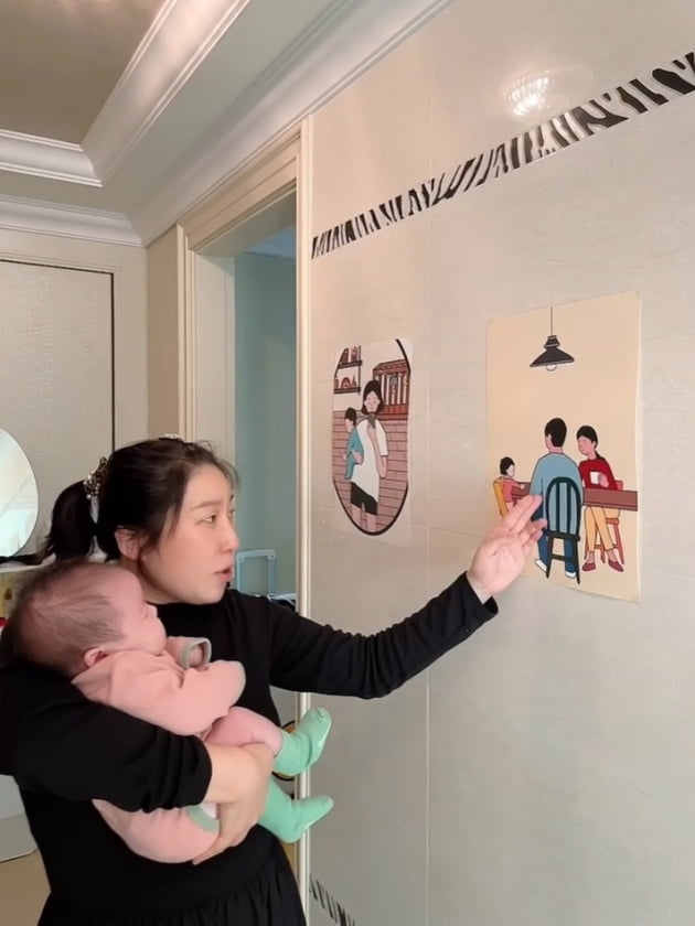 '10살 연하♥' 김영희, 빨라도 너무 빠른 2개월 딸 조기 미술 교육 "불혹 엄마의 교육"