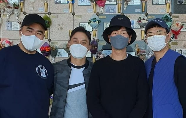 조윤호, '22기 동기' 故박지선 추모 "항상 그 모습 그대로네"