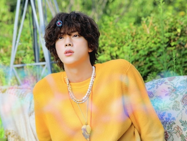 방탄소년단 진, 'The Astronaut' 영국 오피셜 싱글 다운로드 차트 34위
