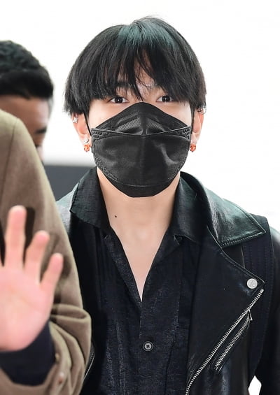 [TEN 포토] 에이티즈 홍중 '두 눈에 별을 박은것처럼'