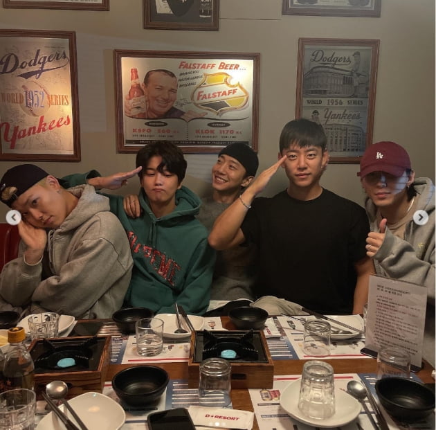 유영재, 8일 군입대 발표...B.A.P와 멤버들과 회동