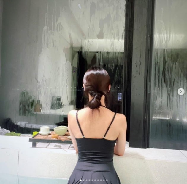 리지, 수영복 입고 광안리 풀빌라...부산에서 힐링중