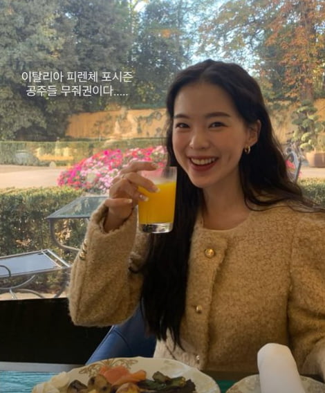 '사업가♥' 유튜버 하늘, 아침밥에만 7만원 투자…럭셔리 신혼여행中