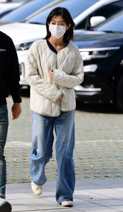 [TEN 포토] 신은수 '즐거운 출근길'