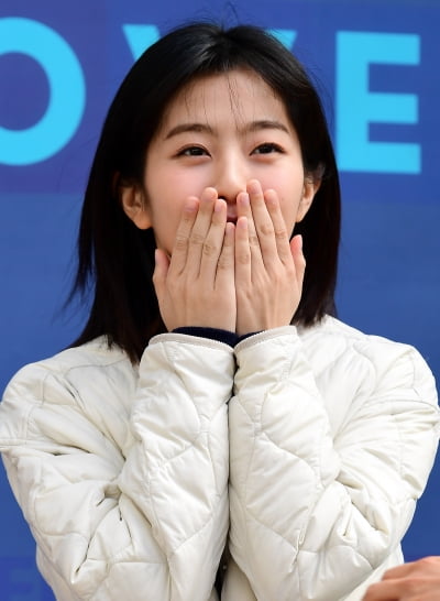 [TEN 포토] 신은수 '저는 늦어서 이만...'