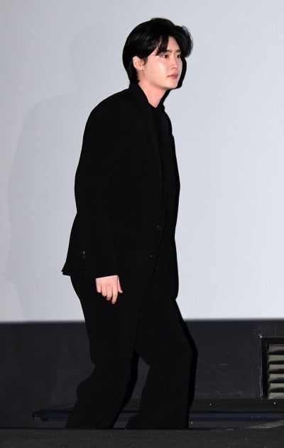 [TEN 포토] 이종석 '오늘도 잘생김'