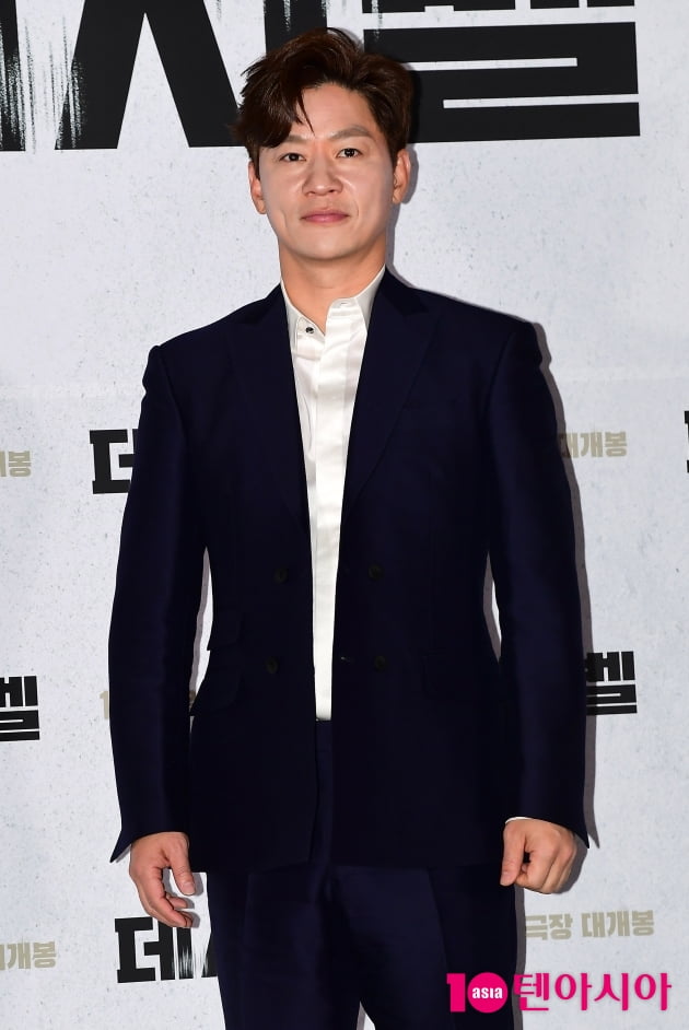 [TEN 포토] 정상훈 '특종을 노리는 기자'