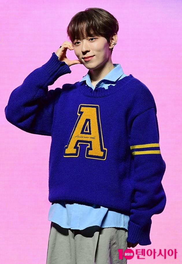 [TEN 포토] 나인아이 이든 '멋진 볼하트'