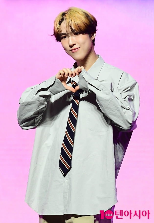 [TEN 포토] 나인아이 주형 '영보이~'