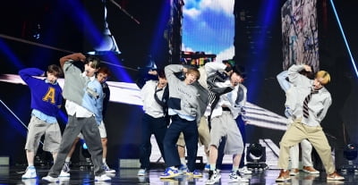 [TEN 포토] 나인아이 '화려한 청춘들'