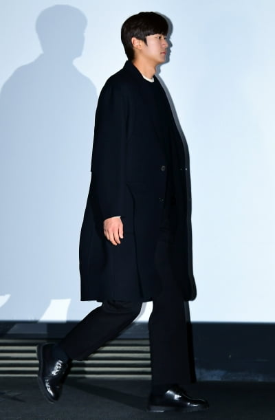 [TEN 포토] 나인우 '그림자 마저 멋짐'