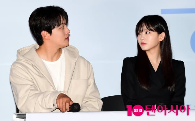 [TEN 포토] 여진구-조이현 '눈빛만 봐도 통해요'
