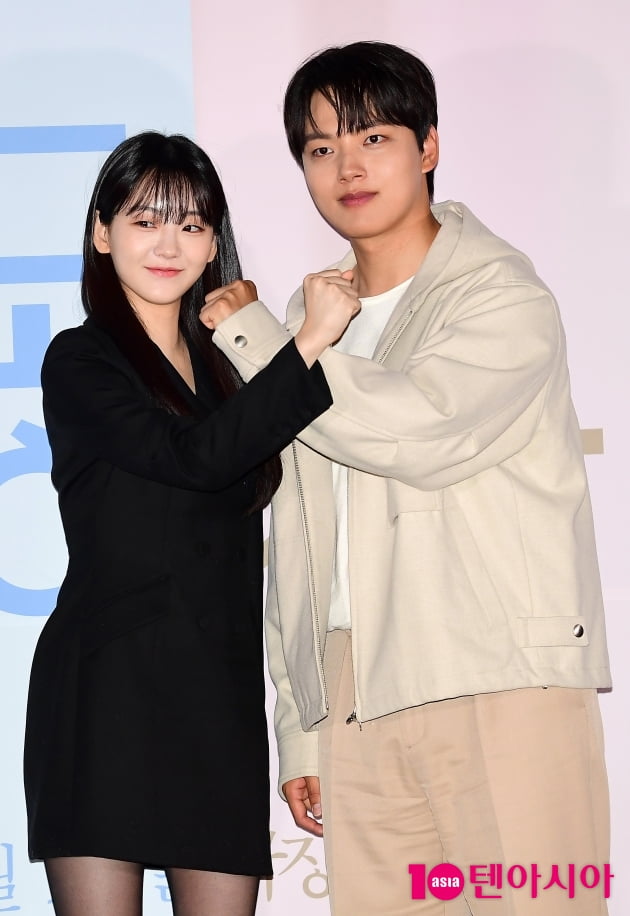 [TEN 포토] 조이현-여진구 '크로스로 만들어진 사랑'