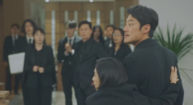 [종합] 이서진, 혼외자 있었나…'가족'으로 묶인 주현영과 비밀 관계 ('연예인 매니저로 살아남기')